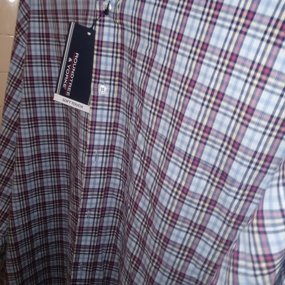 Roundtree & York,4xl big,multiple colored causal long sleeve shirt.